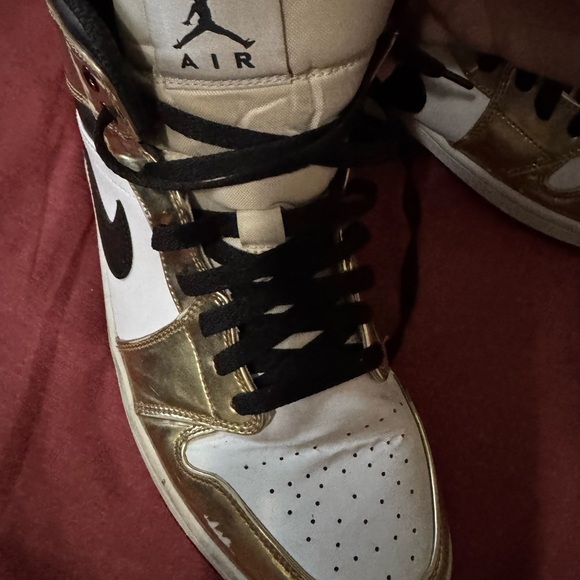 Nike Air High-Tops with Gold and White Finish - Picture 7 of 9